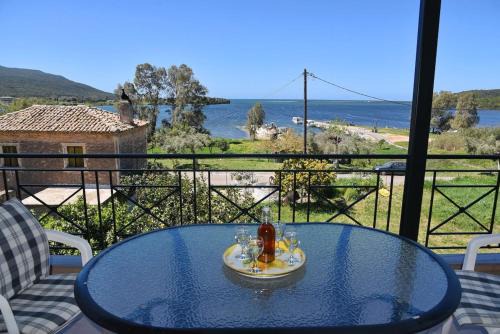 Agios Nikolaos Apartment | Nikolas house beside the sea next to Lefkada