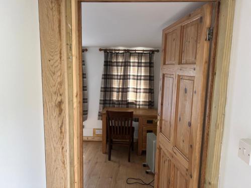 Yate Other | Nikolay house
