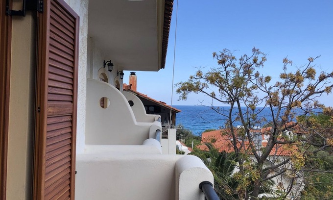 Gialiskari Apartment | Nikos Apartments A8 - One Bedroom Apartment, Sleeps 3