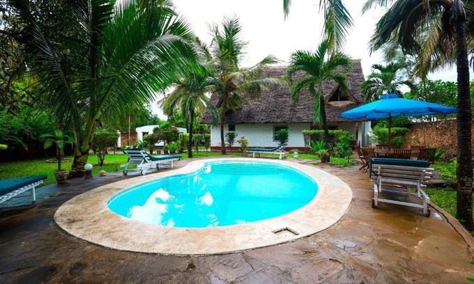 Ukunda Resort | Nimepata Paradiso Ndovu