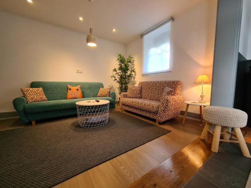 Lousa House | NinePlace by LouzanPlace's