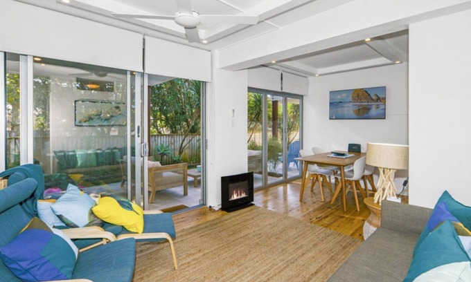 Avoca Beach Apartment | Nirvana Court 3 - Beachfront Location