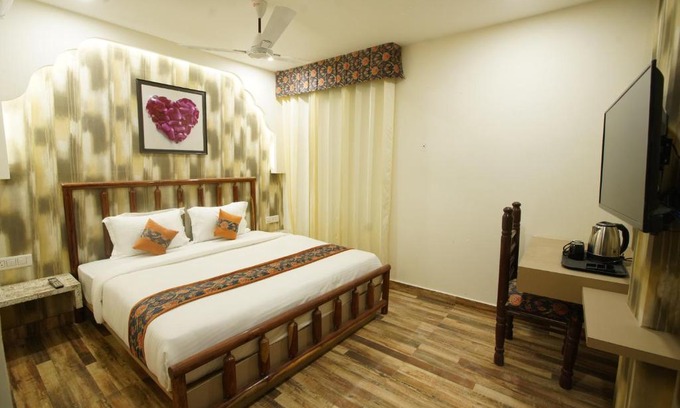 Amritsar Hotel | Nirvana Grand by Naavagat 100 mtr from Golden Temple