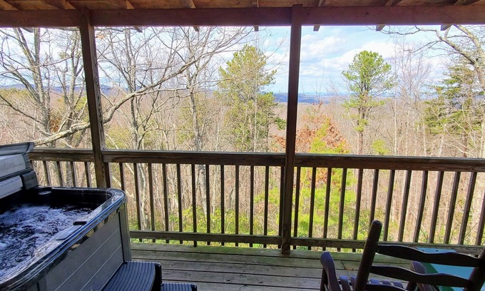 Gatlinburg - Pigeon Forge Cabin | Nite Vu Cabin:A Light and Airy Retreat with Mountain Views, Hot Tub, and Jacuzzi