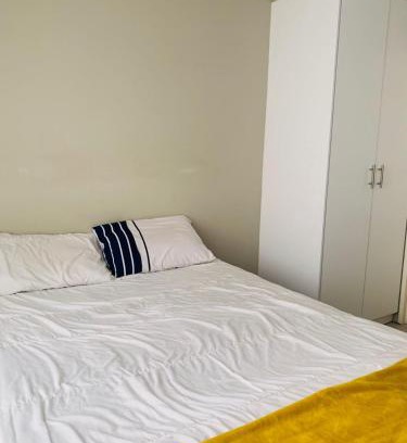 Katlehong Apartment | Nkosi's Oasis