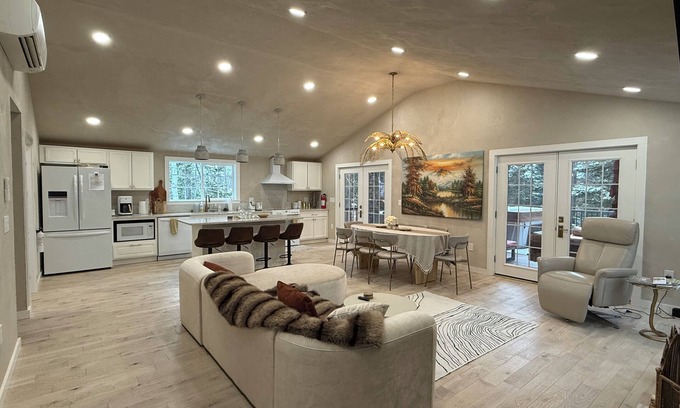 Bass Harbor House | nLuxury Vacation Home 3bd2ba MDI, wheelchair accessible - Bass Harbor Lighthouse