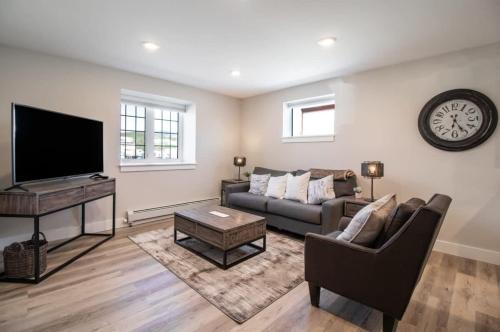 Whitehorse Apartment | NN - Flats on 4th #1 - Downtown 2-bed 2-bath