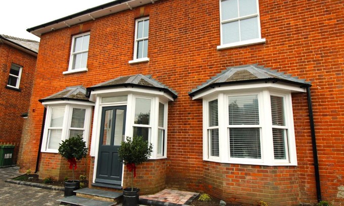 Basingstoke Apartment | No 10 @Short Stays