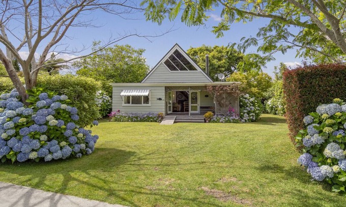 Hahei House | No. 11 - Hahei Holiday Home