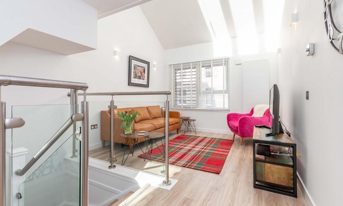 New Town House | No. 2 in the Lane