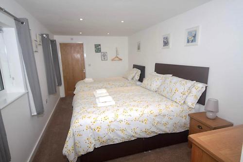 Glastonbury Apartment | No 28C St Benedict