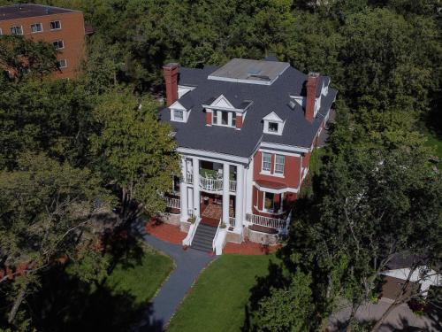 Winnipeg Bed & Breakfast | No. 5 East