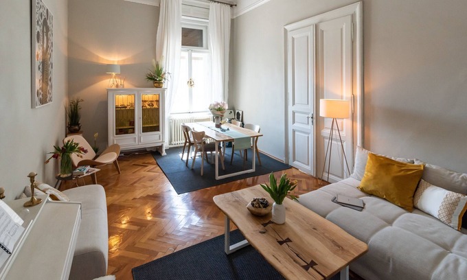 Timisoara Apartment | ★ No.8: Lovely & Cosy ★ 3-room | Heart of the City