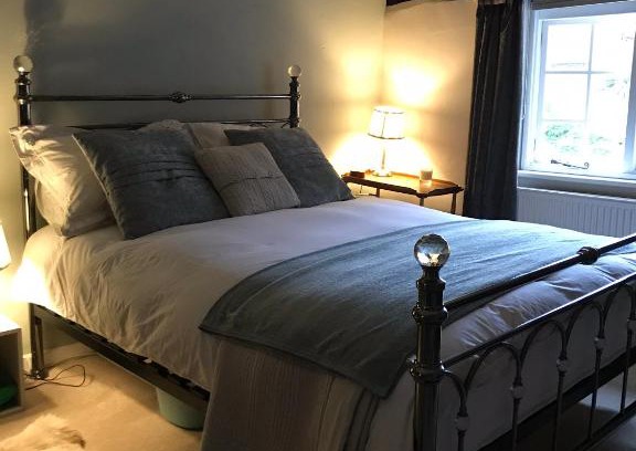 Odiham Apartment | No 91 The Loft Odiham - Self Catering apartment Min 2 Night stay
