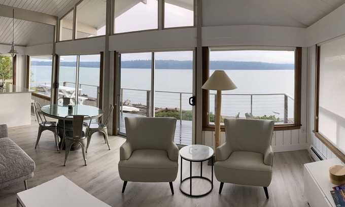 Anacortes House | No bank beautifully remodeled Beach House steps from the beach!