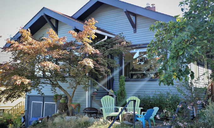 North Beacon Hill House | No Car Needed! Cozy Beacon Hill Apt by Light Rail, Stadiums, Downtown
