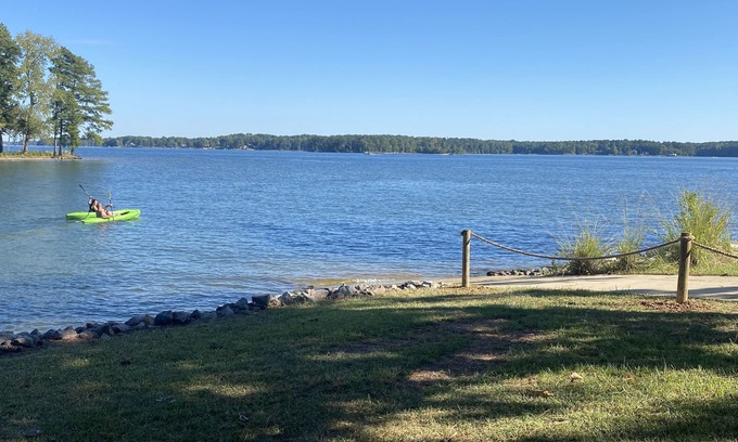 Prosperity House | NO PET FEE-Private Dock-Boat Ramp-Kayaks-GREAT VIEW!