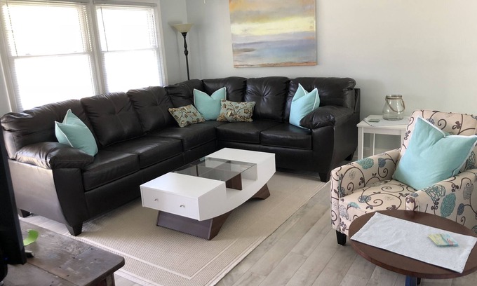 New Buffalo House | No pets/No smoking three bedroom home, Close to the beach
