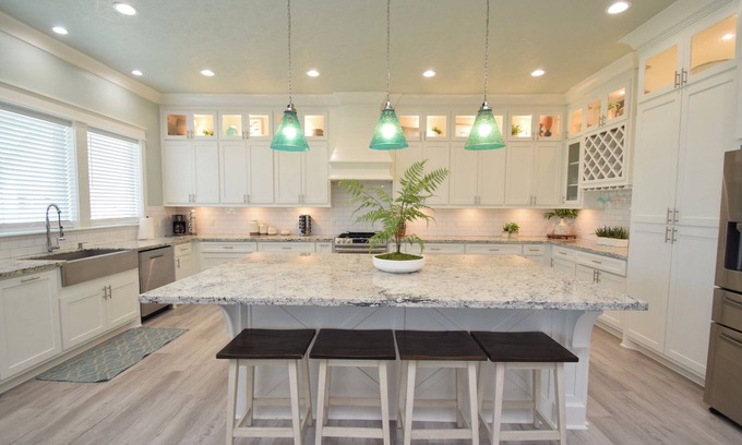 Port Bolivar House | No Regrets ~ Luxury at the Beach ~ pool & spa ~ 6 bedrooms & 5 full bathrooms ~