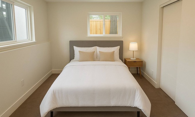 SeaTac Apartment | No Stairs 4-bedroom apartment with AC, WiFi in SeaTac