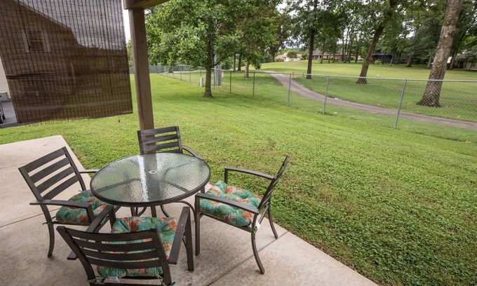 Table Rock Condo | No-Stairs Golf-View Condo | Central to Lakes+Strip