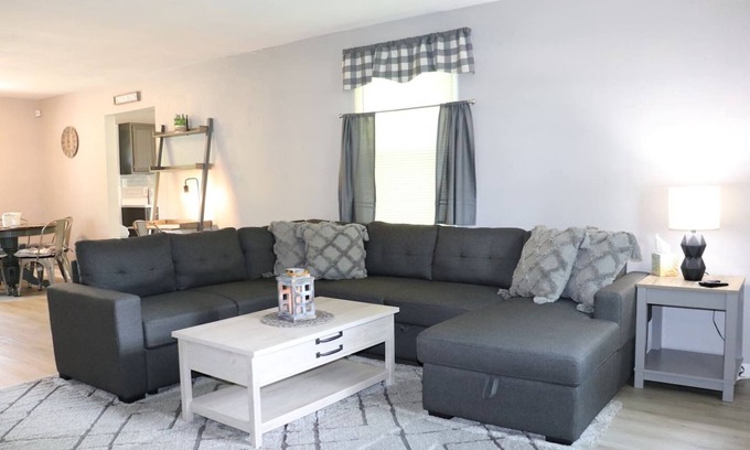 Oswego Apartment | No Stairs Rustic Farmhouse APT King Beds/Fast WIFI