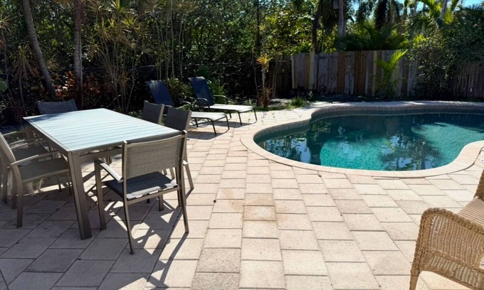 Indian Rocks Beach House | No storm damage/Heated Pool/Arcade/shuffleboard