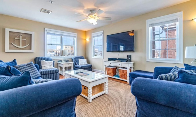 North End Condo | No Taxes, elevator, king bed, beach tags and parking
