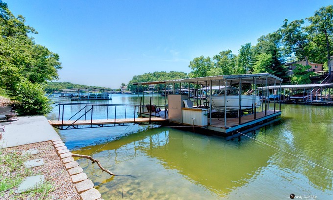 Rocky Mount House | NO WAKE COVE! 7bed/5baths, Gameroom, Bar, Dining seats 22! Sleeps 22!