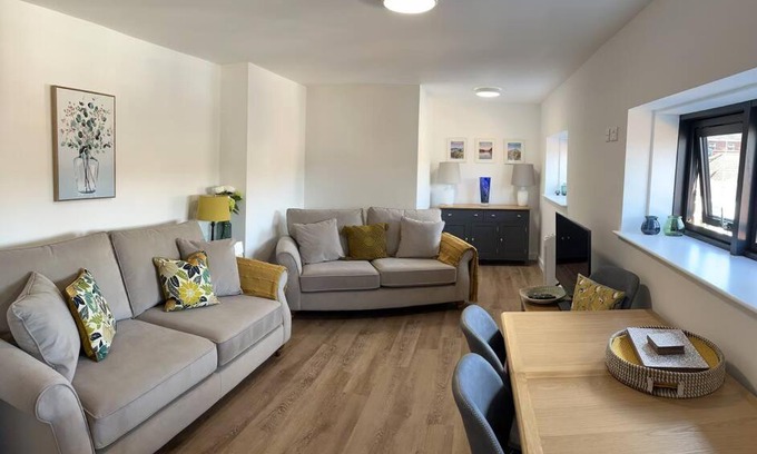 Leek Apartment | No5 at 53 - 2 bed apartment in Leek, Staffs Peak District