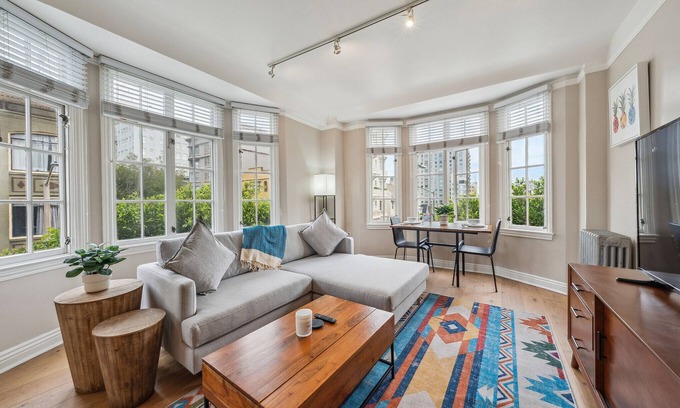 Nob Hill Apartment | Nob Hill 1 BR w/ Office by Anyplace - 11649