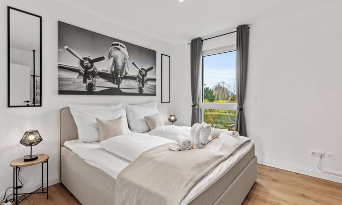 Floridsdorf Apartment | NobleNest | Deluxe Apartment with Workspace, Coffee & Relax Massage, near the center