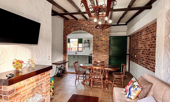 Floresta Apartment | NobsaStay, Belen: Colonial Apartment