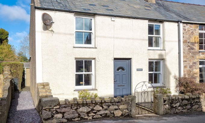 Llanbedrog House | Noddfa - Three Bedroom House, Sleeps 5