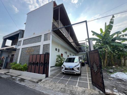 Colomadu Hotel | Nofrah House Syariah Mitra RedDoorz
