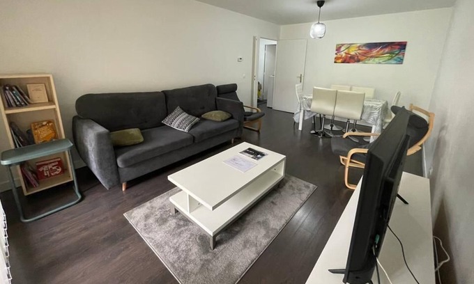 Noisy-le-Grand Apartment | Noisy-le-grand centre: near Disneyland and Paris