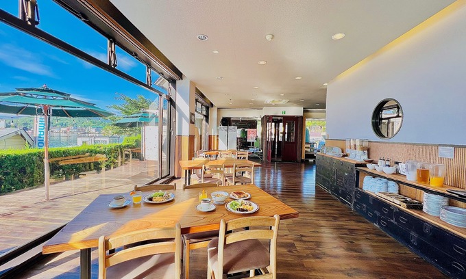 Shinano Hotel | Nojiri Lake Resort