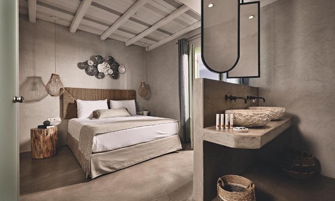 Apollonia House | Noon Beyond Accommodation