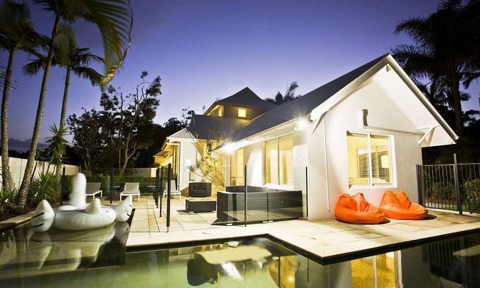 Noosa Heads House | Noosa Heads Beach House - Walk to Main Beach & Little Cove
