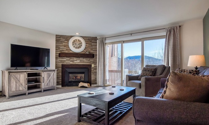 Bartlett Condo | Nordic Chatlet - Pools - Hot Tubs - N Conway - 3 Ski Mtns!