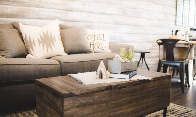 Dardanelle House | Nordin's Hillside Haven