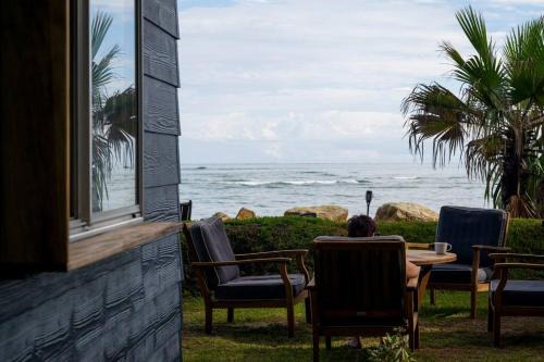 Amity Point House | Norm's Place + Waterfront House + Beachfront