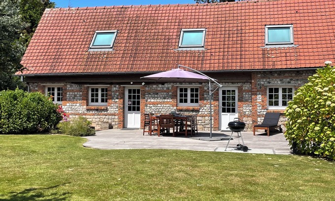 Varengeville-sur-Mer House | Norman-style farmhouse near the beach