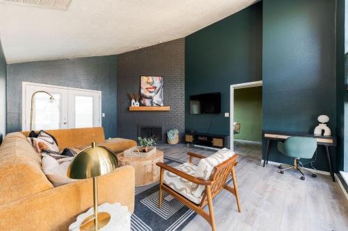 Norman House | Norman Retreat - Mins To Ou Fire Pit 3bd