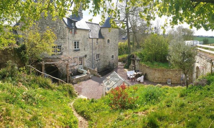 Aignerville Bed & Breakfast | Normandieheritage14 Moulin de la Bretonnière - OMAHA BEACH