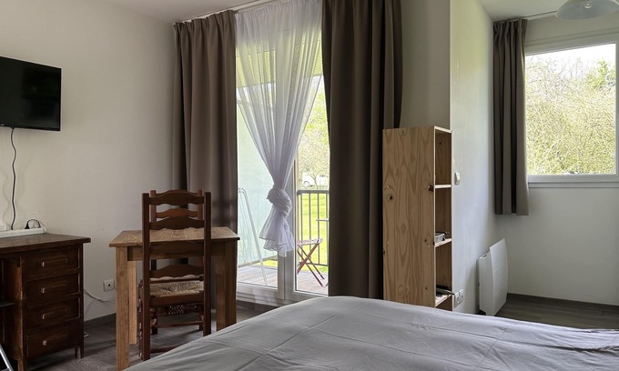 Equemauville Apartment | Normandy apartment with pool and garden