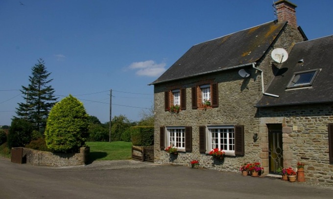 Macey House | Normandy country house with art gallery