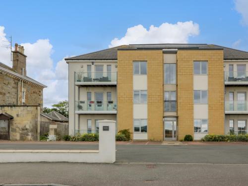 Prestwick Apartment | North Beach