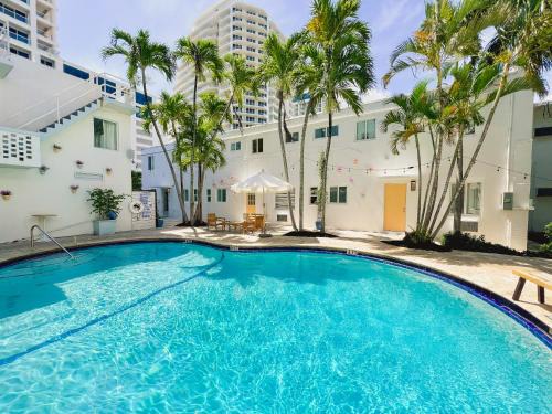 Central Beach Hotel | North Beach Hotel