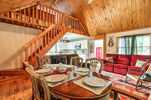 North Creek House | North Creek Cottage in the Adirondacks with Fire Pit